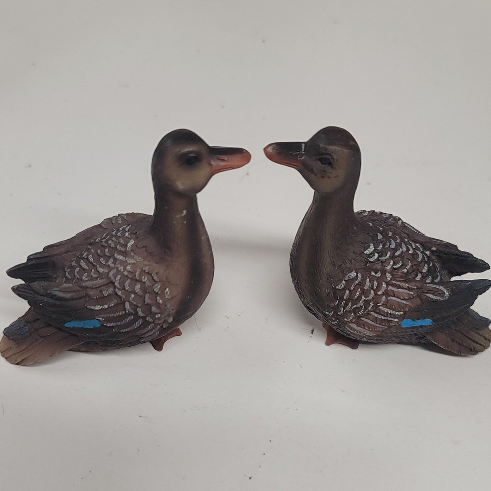 Set of 2 Small Duck Figurines Brown Realistic Decor Shelf Display Adorable